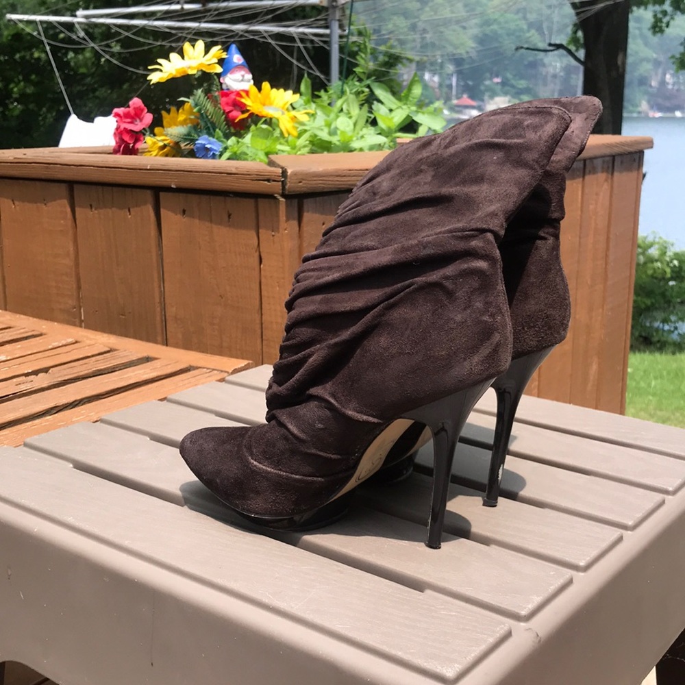 Brown Jesica Simpson heeled boots